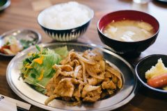 駅前にこんなオイシイお店があったなんて!700円ランチ「笑堂」